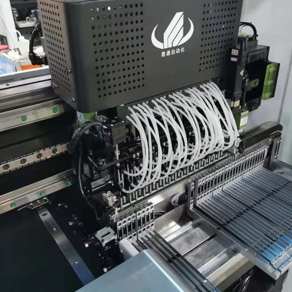High-speed placement head of the placement machine